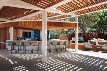 Poolside bar