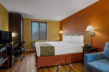 OYO Hotel JFK Airport