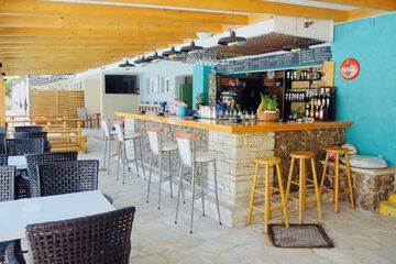 Poolside bar