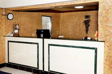 Check-in/check-out kiosk