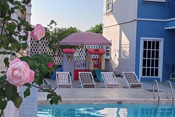 Children's play area - outdoor