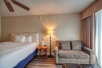 Room 42 of 143