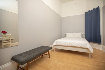Room 44 of 116