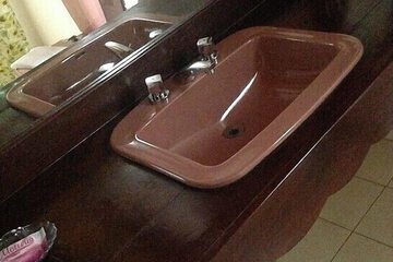 Bathroom sink