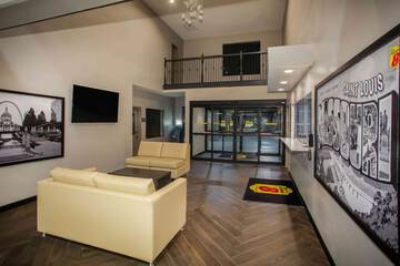 Hotel Interior 6 of 33