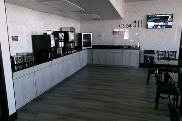 Breakfast/Coffee Service 86 of 89