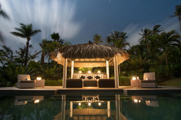 Swimming pool [outdoor]
