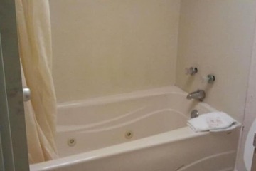 Jetted tub