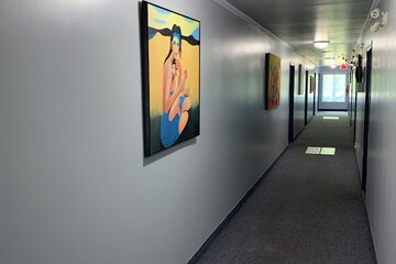 Handrails in hallways