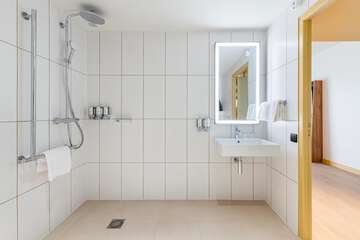 Bathroom shower