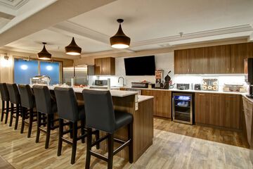 Breakfast area