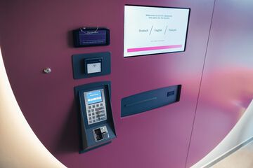 Check-in/check-out kiosk