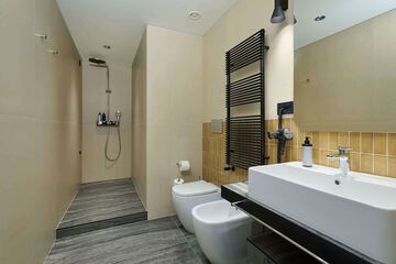 Bathroom shower