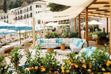 Beach bar