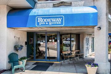 Rodeway Inn & Suites