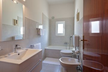 Jetted tub
