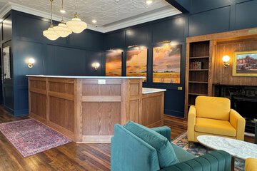 Check-in/check-out kiosk