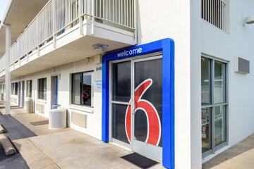 Motel 6 Redding CA - Central