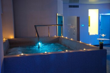 Indoor spa tub