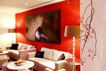 Lobby lounge