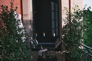 Private spa tub