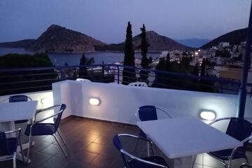 Poolside bar