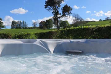 Jetted tub