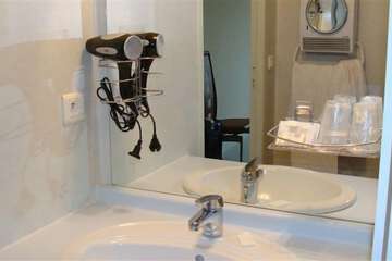 Bathroom sink