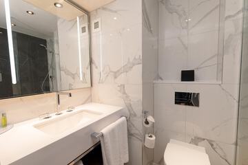 Bathroom shower