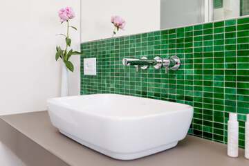 Bathroom sink