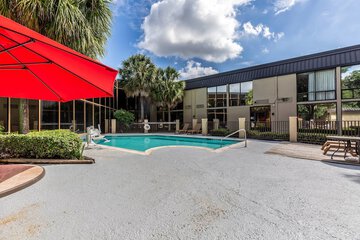 Red Roof Inn PLUS+ & Suites Houston ? IAH Airport SW