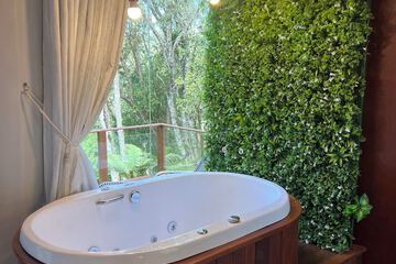 Private spa tub