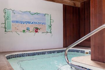 Indoor spa tub