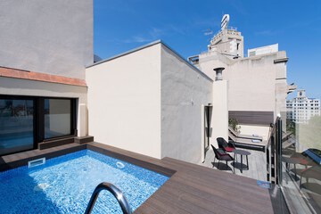 Private pool