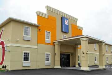 Motel 6 Jourdanton TX