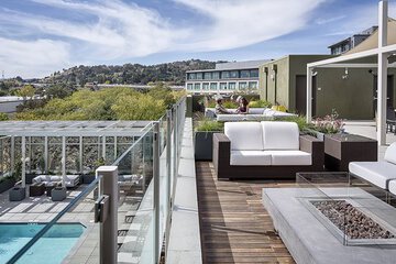 Hotel Exterior 44 of 58