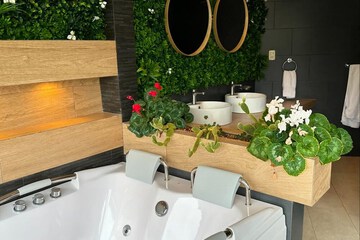 Private spa tub