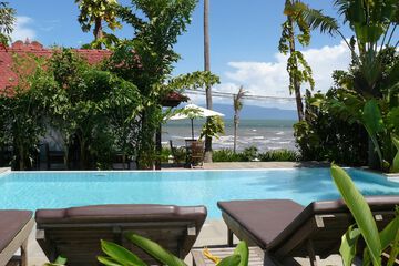 Infinity pool