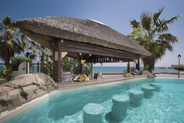 Infinity pool