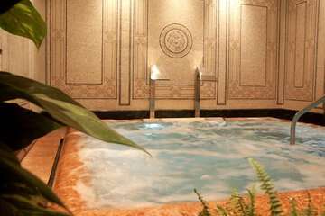 Indoor spa tub