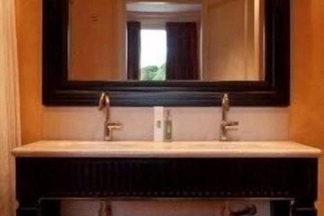 Bathroom sink