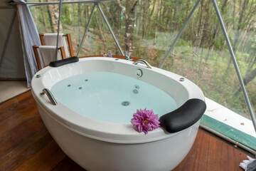 Private spa tub