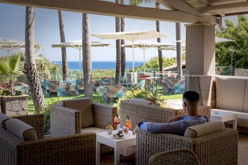 Poolside bar