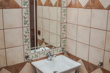 Bathroom sink
