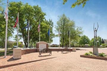 Clarion Pointe - Greensboro Coliseum Area