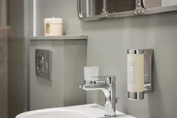 Bathroom amenities