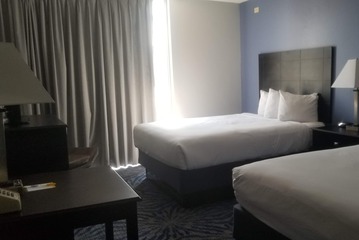 817 Hotel Days Inn by Wyndham ATT Stadium / Texas Live