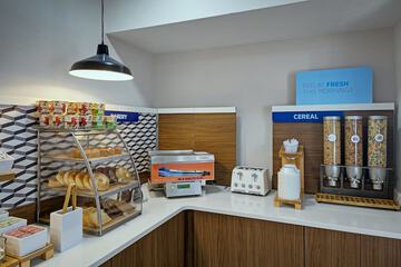 Breakfast/Coffee Service 66 of 71