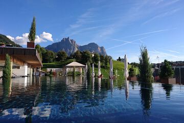 Infinity pool