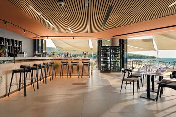 Snack bar